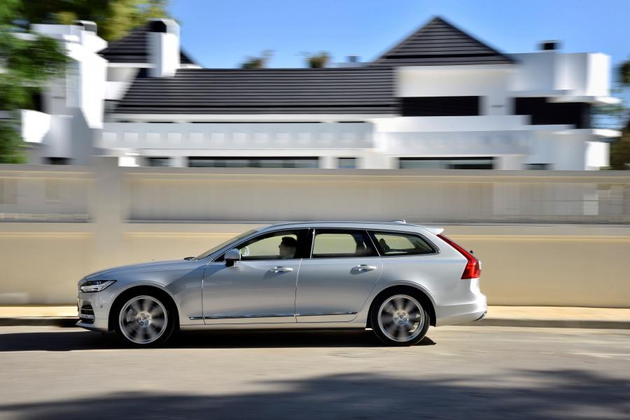  Volvo V90 D5 Inscription 2016 года  (фото 17 из 31)